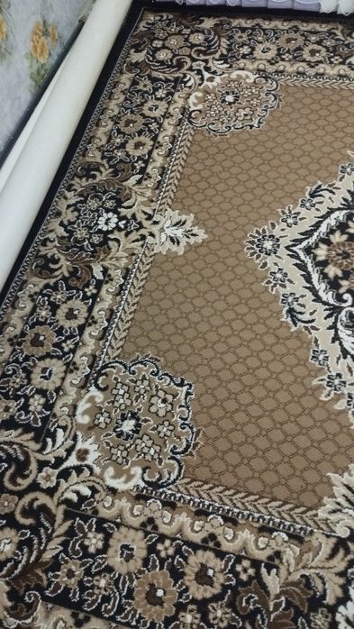 Ковёр качественный. Чистый