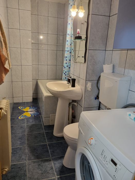 Închiriez apartament
