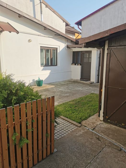 Închiriez casă ultracentral, zonă foarte bună