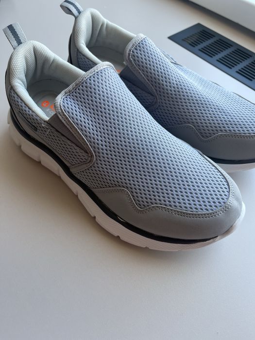 продам кроссовки