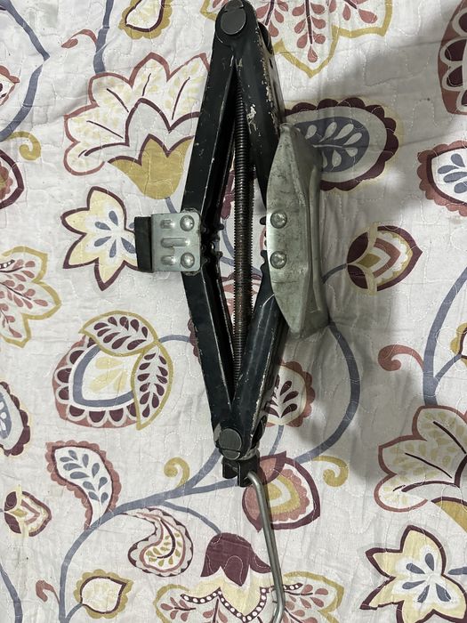 Продам домкран для машина