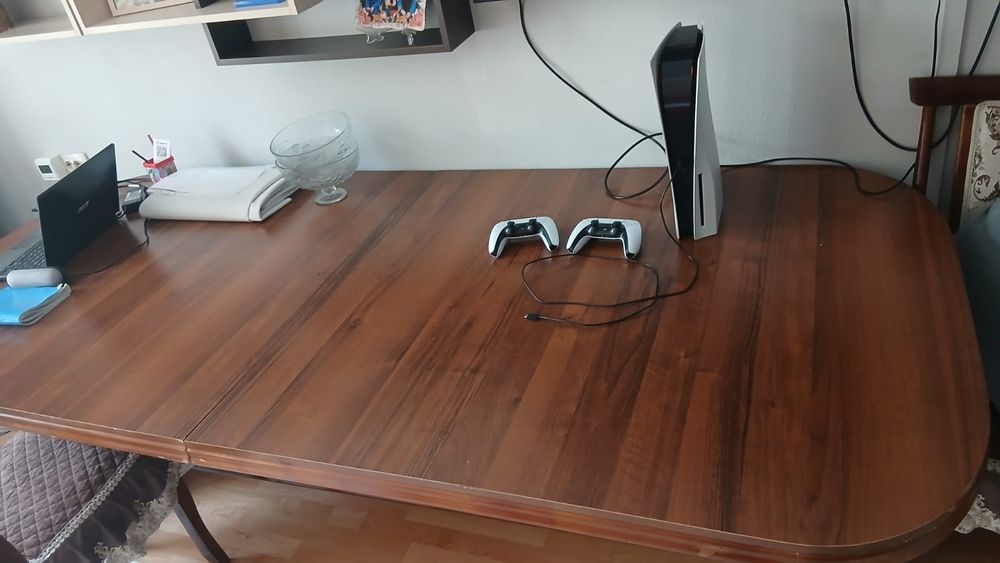 Стол со стульями