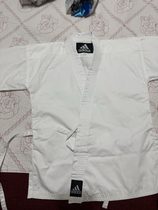 Продам кимоно для каратэ/дзюдо для мальчика