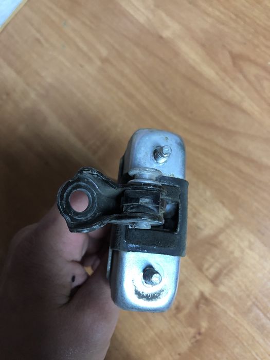 Петля дверная Lexus GS