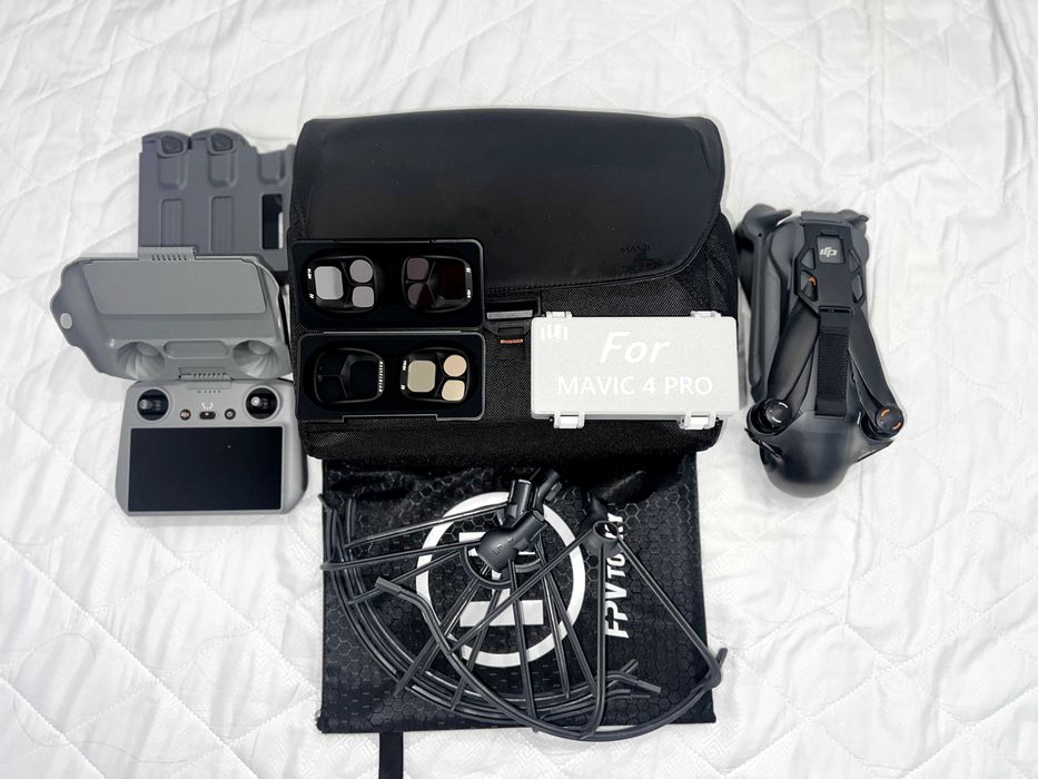 DJI Mavic 4 pro Fly More Combo