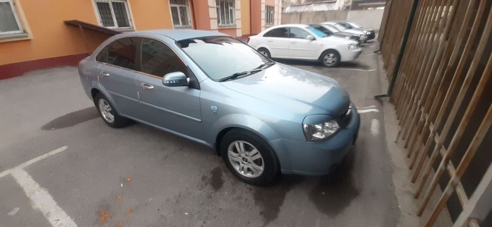 Ласетти сотилади