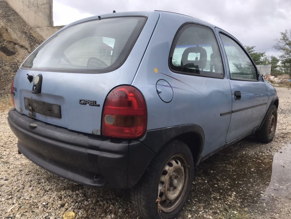 Опел корса 1.4 автоматик 1995г На Части