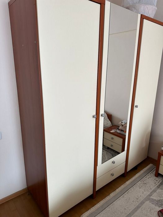 Продам спальный гарнитур