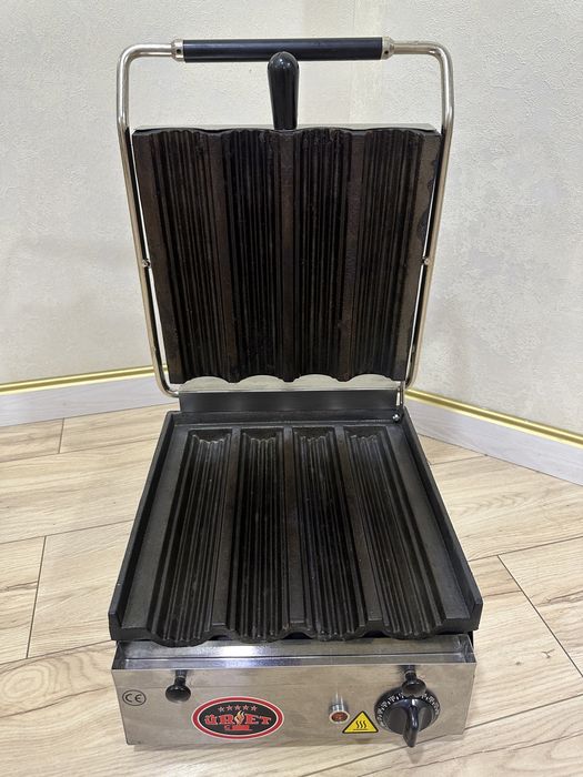 Гриль для выпечки булочек для хот догов