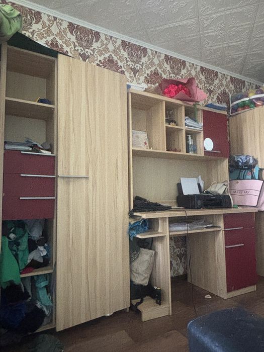 Продам шкаф спальный