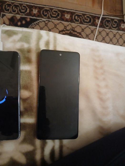 3 telefoane  de vânzare