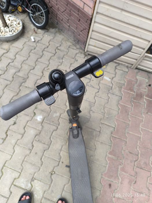 Электросамокат найнбот