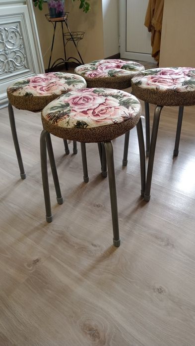 Табуретки 4штуки