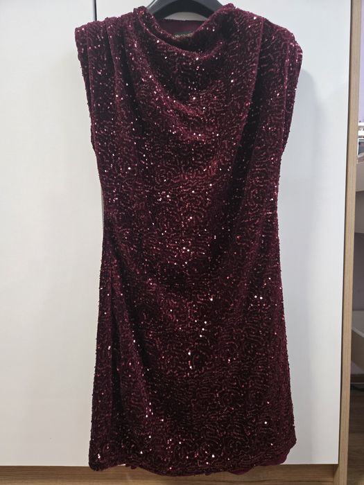 Вечерна рокля цвят бордо