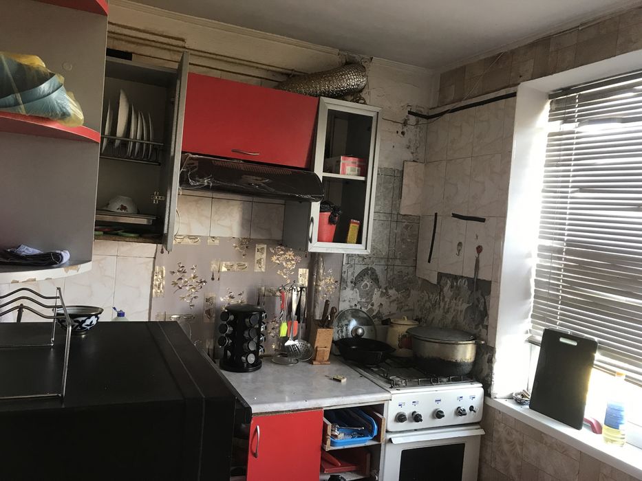 Ижарага студентла уй берилади. Фаррош ва ошпази бн