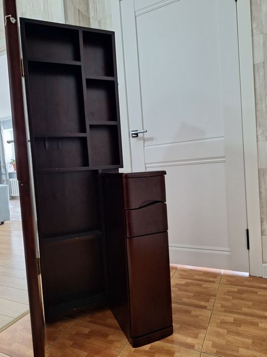 Продаю трюму с зеркалом