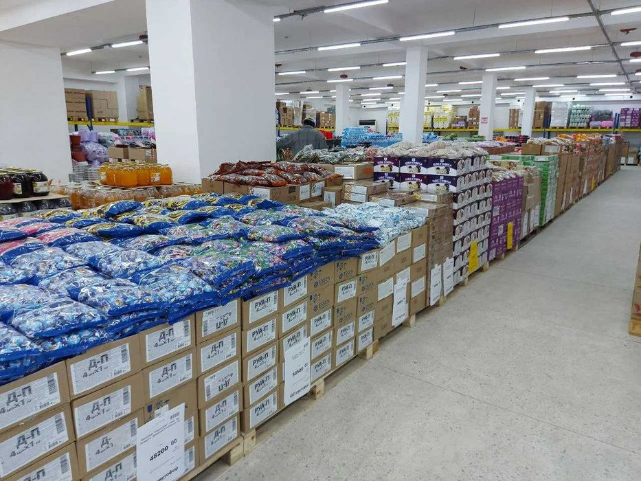 1300 кв.м на Янгиабаде (1-й этаж)