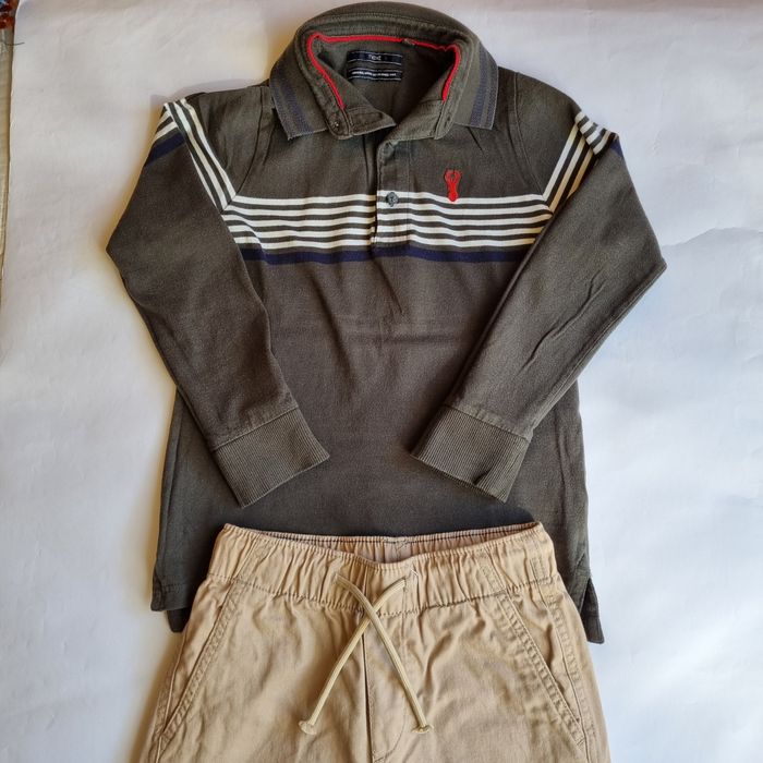 Зелена блуза с яка и копчета Next и бежов панталон H&M, 128 см.