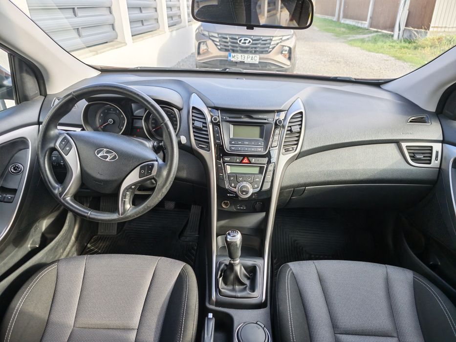 Hyundai i30 1.6 benzină 120 CP • 69.915 km REALI • 2 proprietari din România
