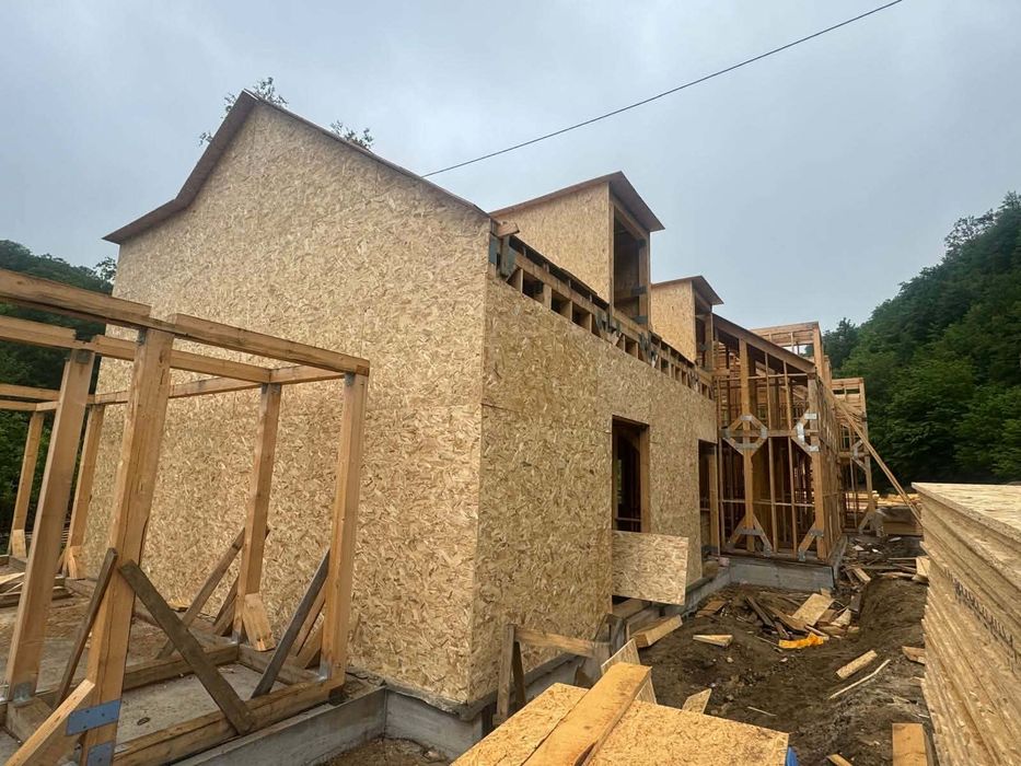 Firma de acoperis tigla metalica jgheaburi burlane reparații acoperisu