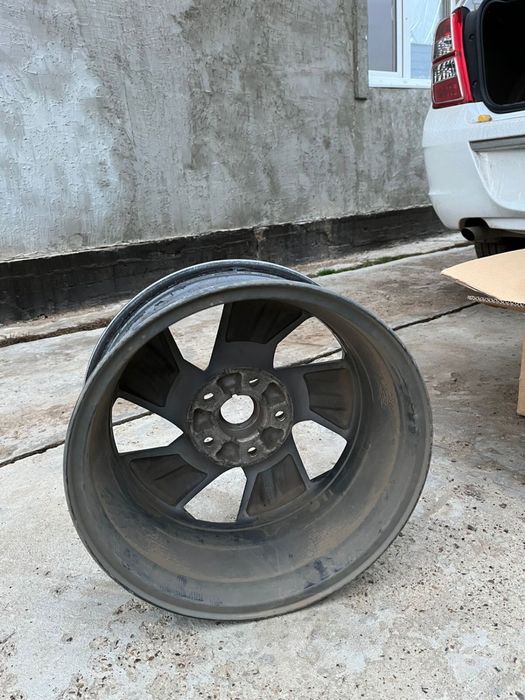 Продам 1 шт диск R16 от Elantra