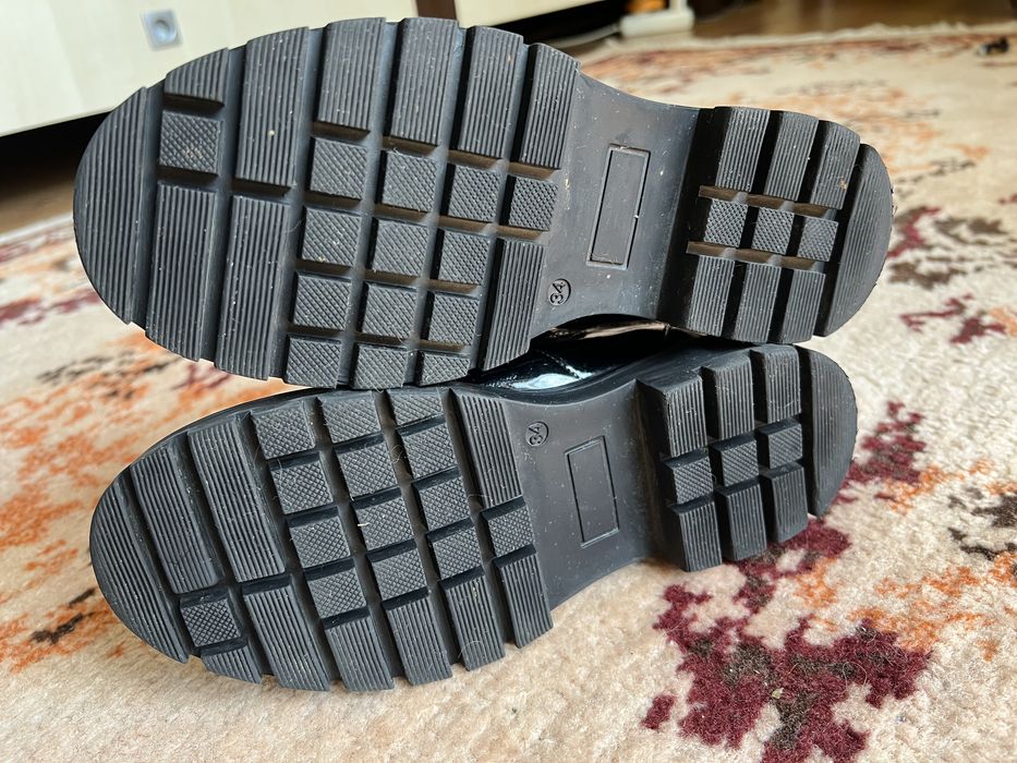 Pantofi negri, Lasocki, piele lacuita, 34