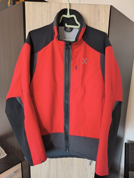 Продавам мъжко туристическо яке