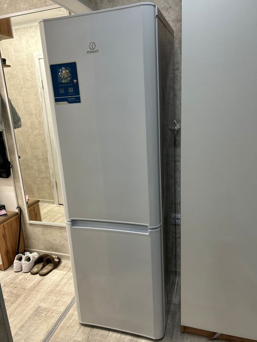 Продам холодильник