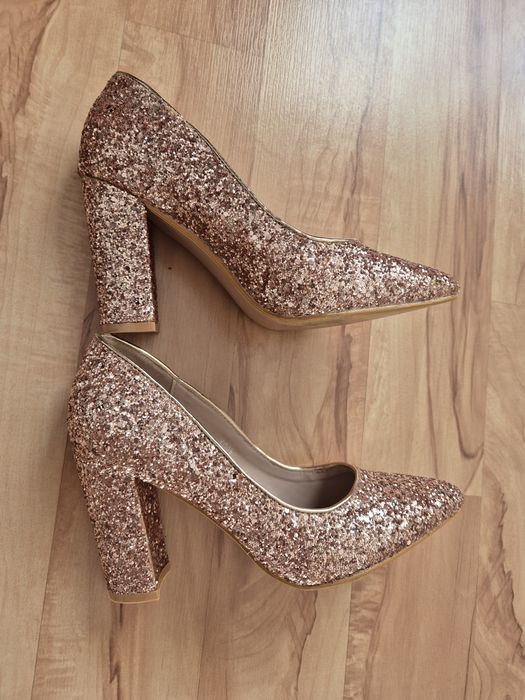 Vand pantofi marimea 36