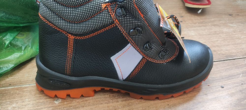 Продам летние ботинки