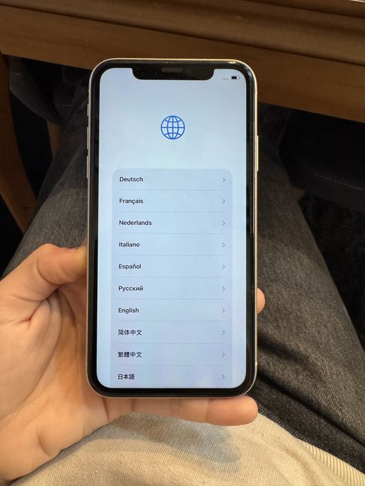 iPhone 11 бял цвят в много добро състояние