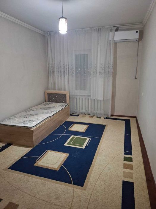 Сдается в аренду 1 ная  комнатная квартира на 3м этаже( юнусабад).