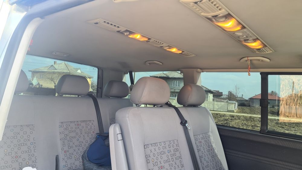 VW Transporter T5 2.5 Cutie automata Euro 4 8 locuri