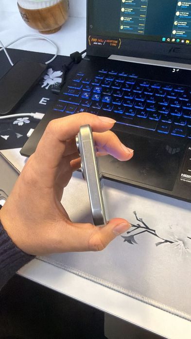 Продам Айфон 15 про макс 256