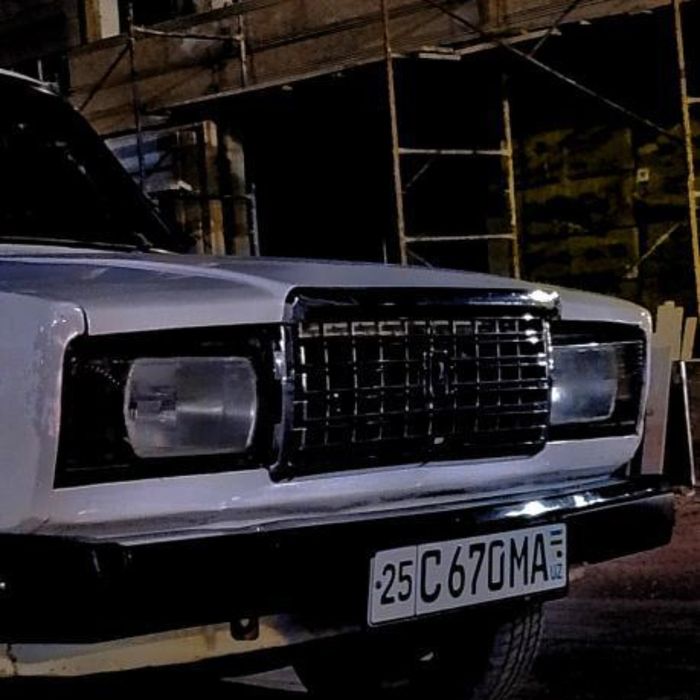 Vaz 2107 sotiladi holati yahshi yurib turgan moshena gaz benzin yuradi