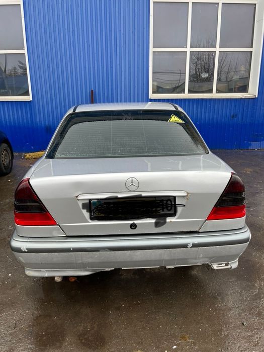 Мерс 180 в кузове 202