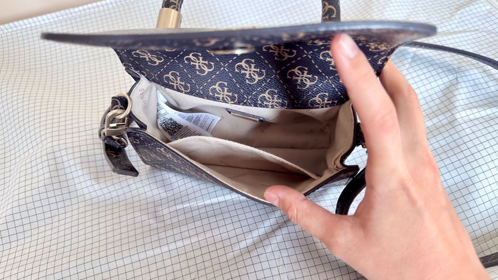 Чанта Guess 100 евро
