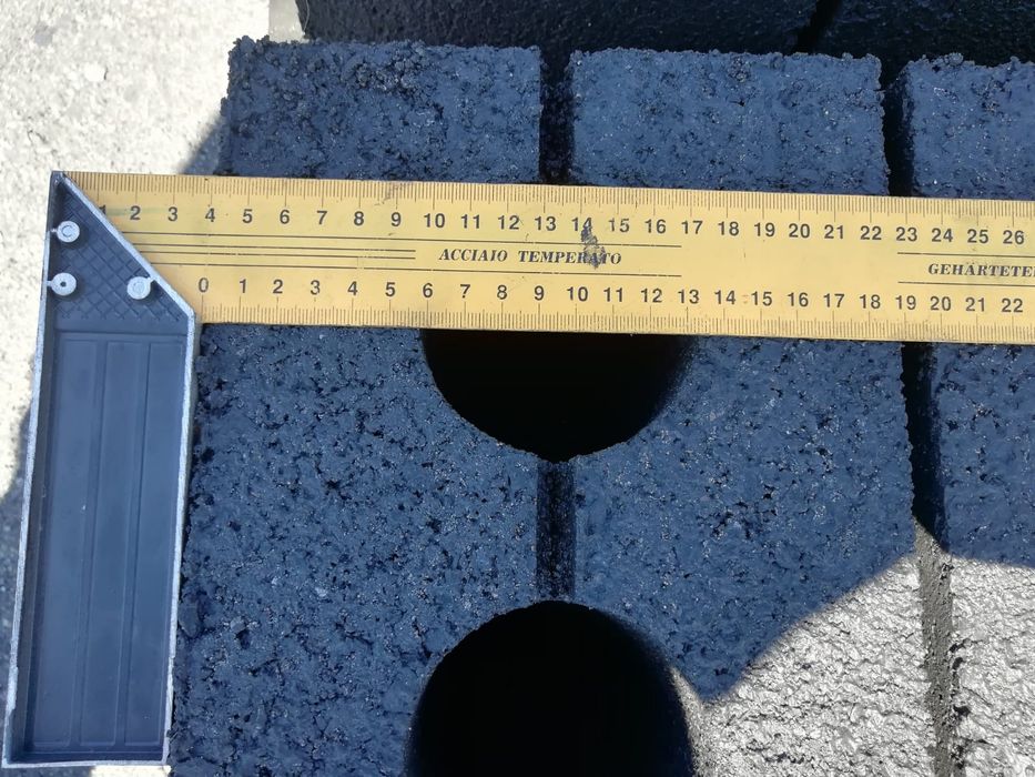 Шлакоблок пустотелый