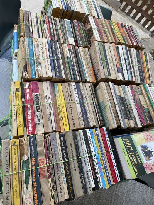 Carti vechi. Majoritatea pana in anul 1990