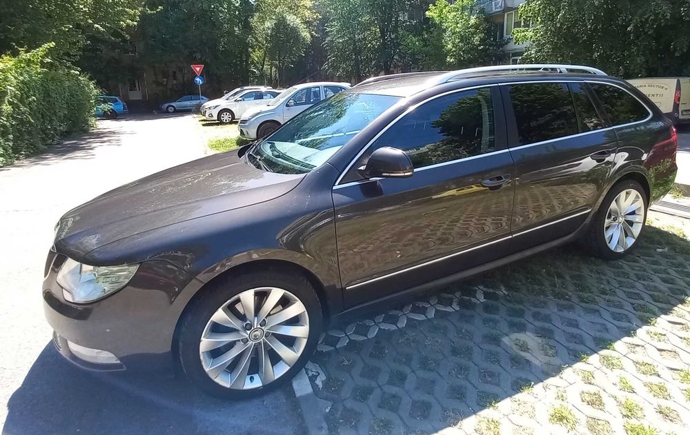 SKODA Superb 2011
