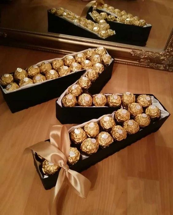 Букви цифри кутия с вечни рози цветя подарък рожден ден свети валентин