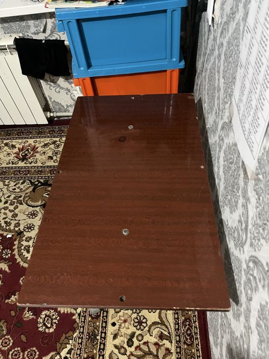 Стол очень прочный удобный