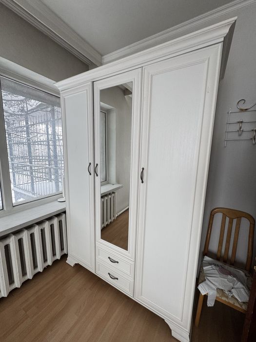 Продам комплект мебели