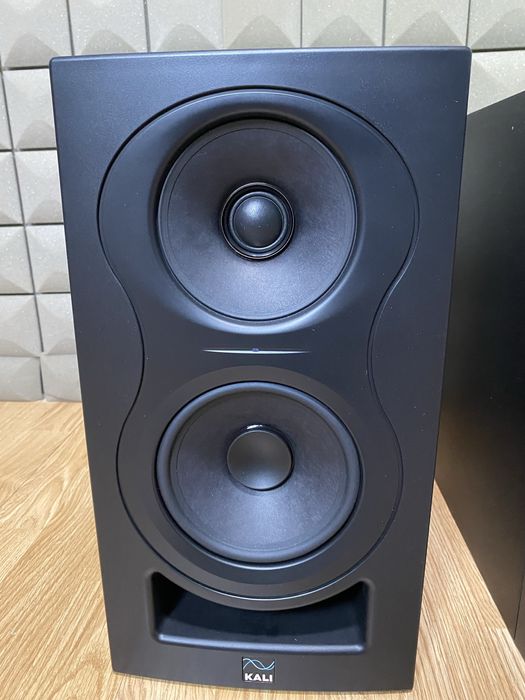 Студийные мониторы трехполосные Kali Audio in-5
