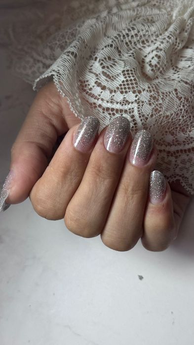 Наращивание ногтей на верхние формы