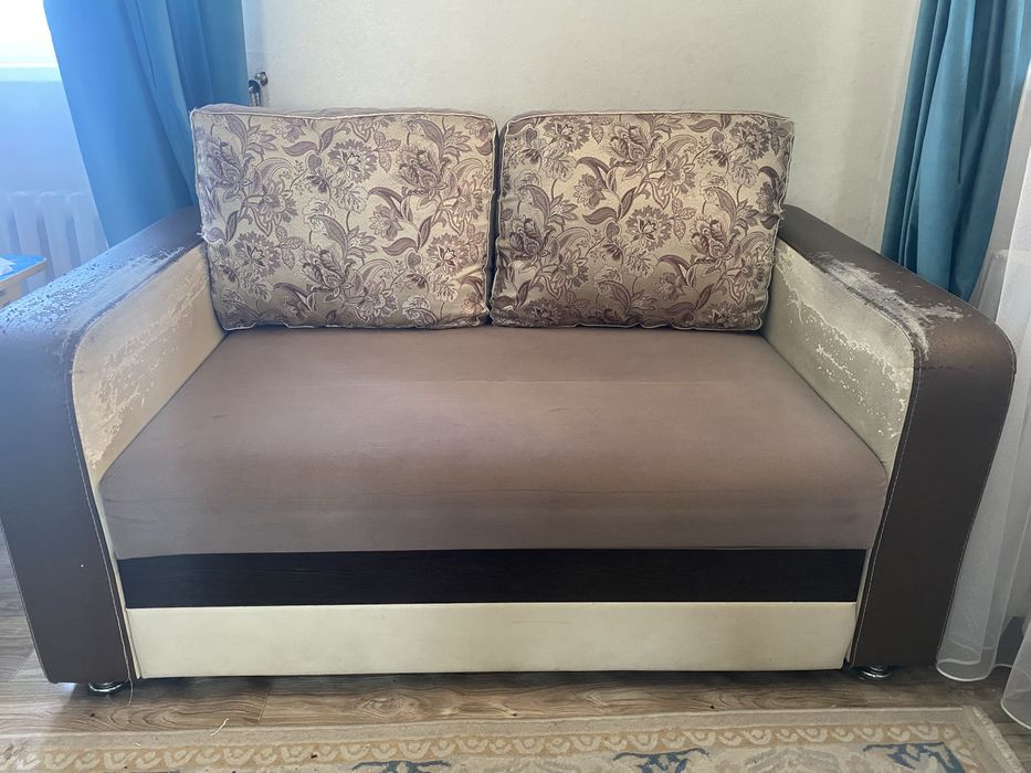 Продам б/у диван 321