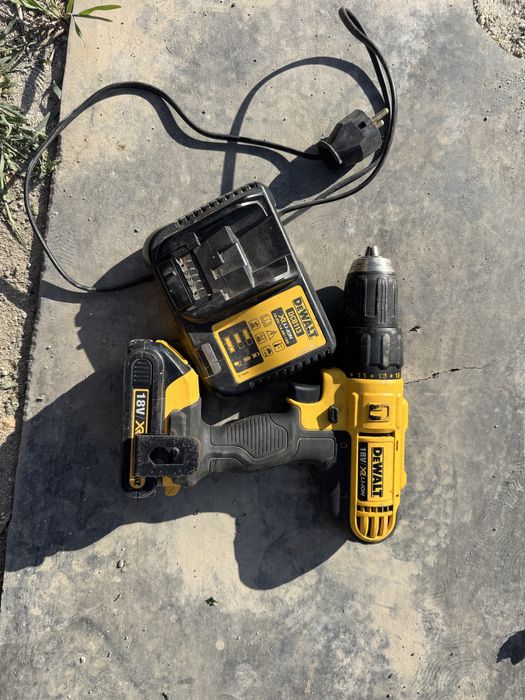 Masina de infiletat cu acumulator Dewalt DCD 776