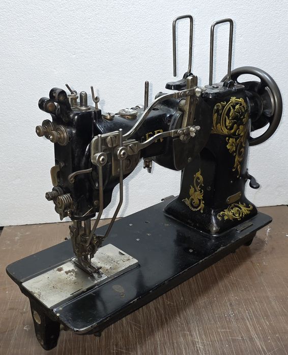 Singer продаётся двухигольный швейная  машинка антиквариат или для кол