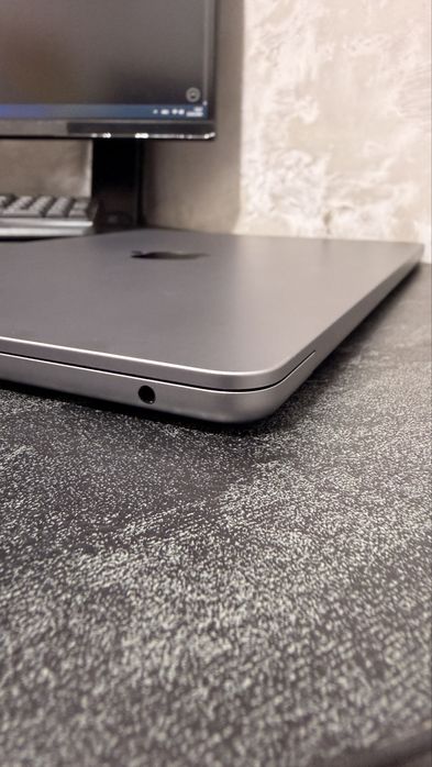 MacBook Air M2 8/256 icloud