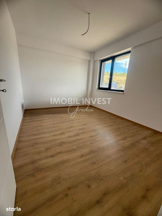 Apartament de vanzare cu 3 camere, bloc nou, parter, parcare inclusa